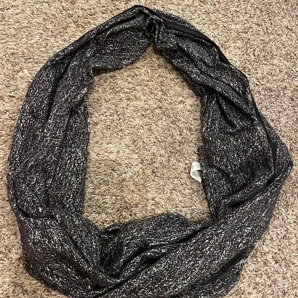 Lululemon Infinity Scarf